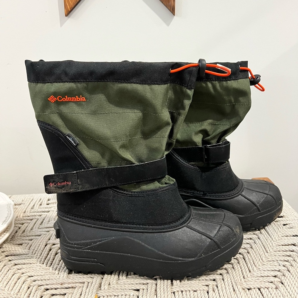Columbia Youth Powderbug plus ll waterproof Olive and Black Outdoor Boots